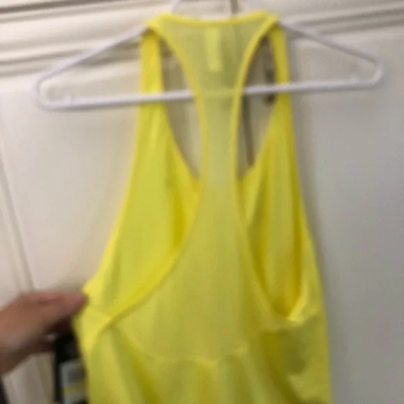 NWT Under Armour women’s lightweight tank top - Picture 6 of 11